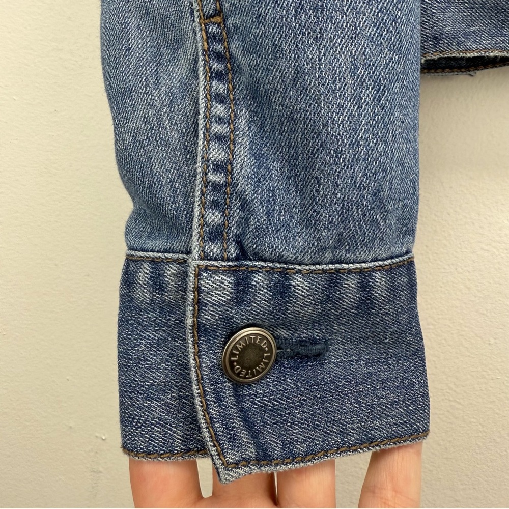 The Limited size Small Women’s Blue Distressed Denim Button Up Jean Jacket - Picture 4 of 8
